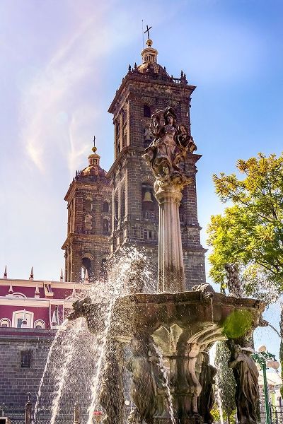 Sun Rays Zocalo Park Plaza San Miguel Archangel Fountain Cathedral Puebla-Mexico